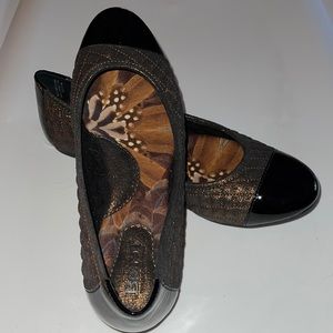 Brown Born Ballerina Size 8 / 39